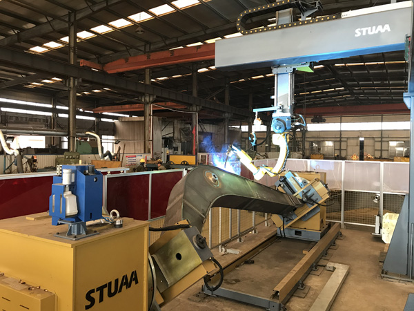 動(dòng)臂、斗桿機(jī)器人焊接系統(tǒng)